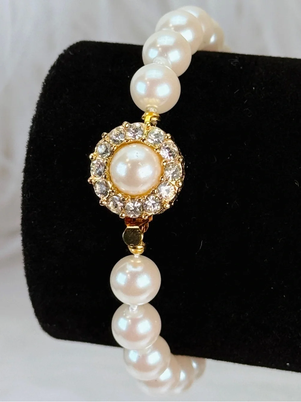 Gorgeous, vintage dressy, faux pearl bling bracelet